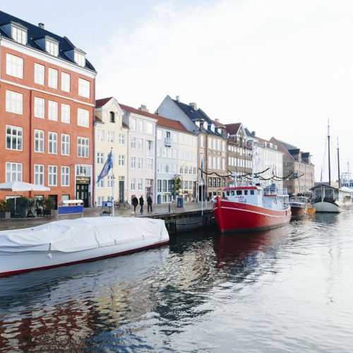 colorful-buildings-waterfront-city-channel